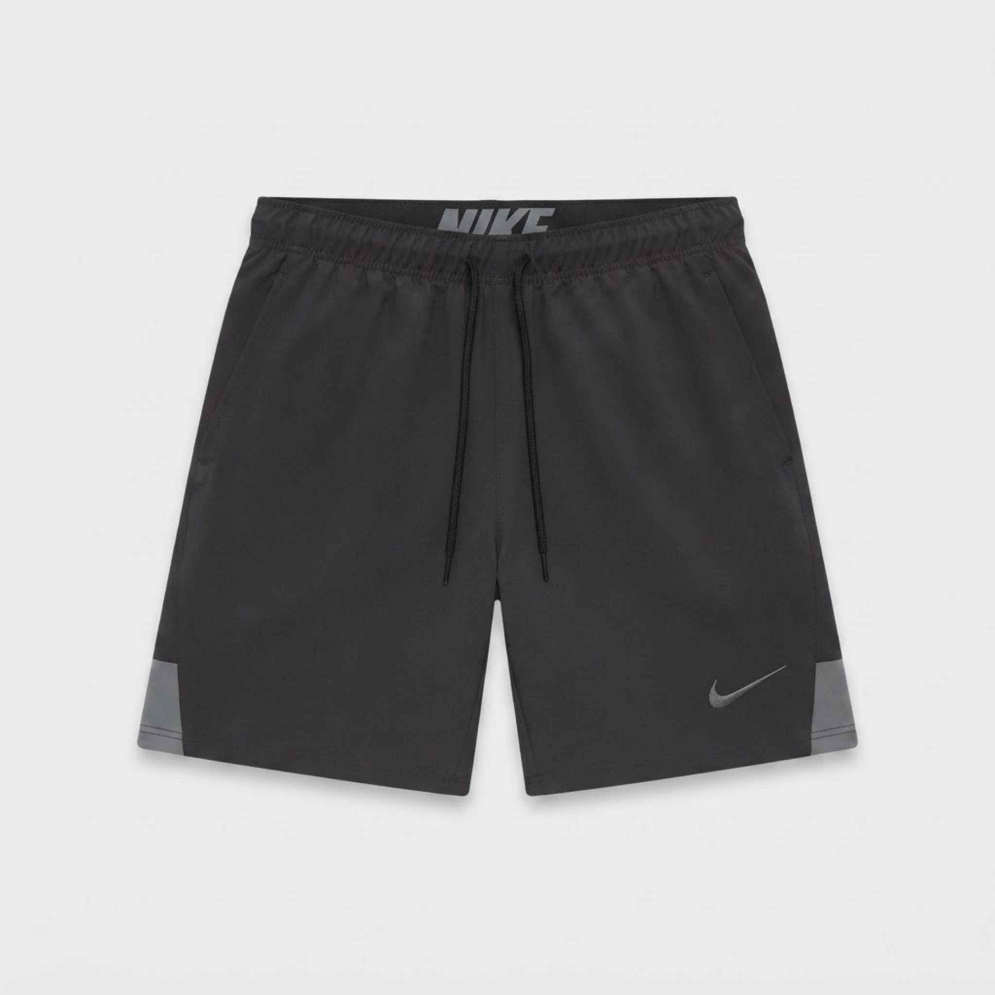 SHORT NIKE PRETO